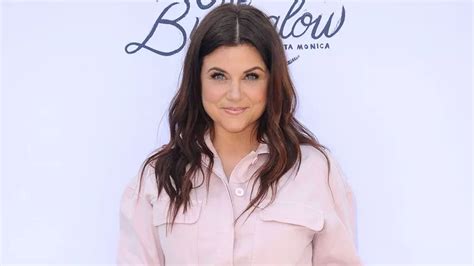 Tiffani Thiessen of Saved By The Bell poses nude at 50